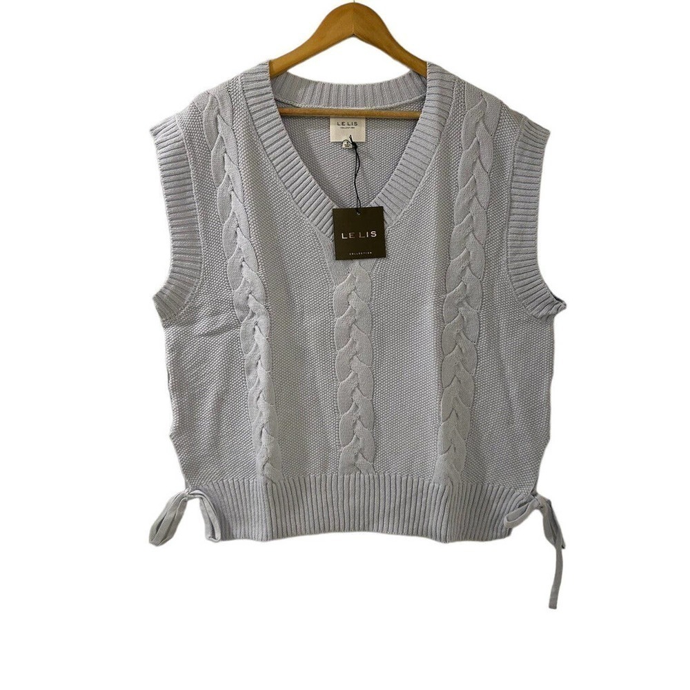 Le Lis Collection NWT Women’s Light Blue Knitted Sweater Vest Size Small NEW
